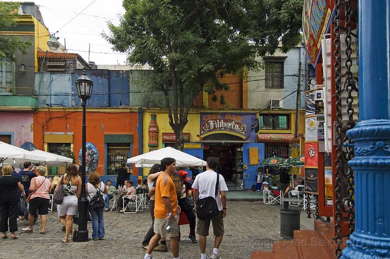 20071201_171409  D2X 4200x2800las.jpg - Typical Caminito street scene, Buenos Aires, Argentina